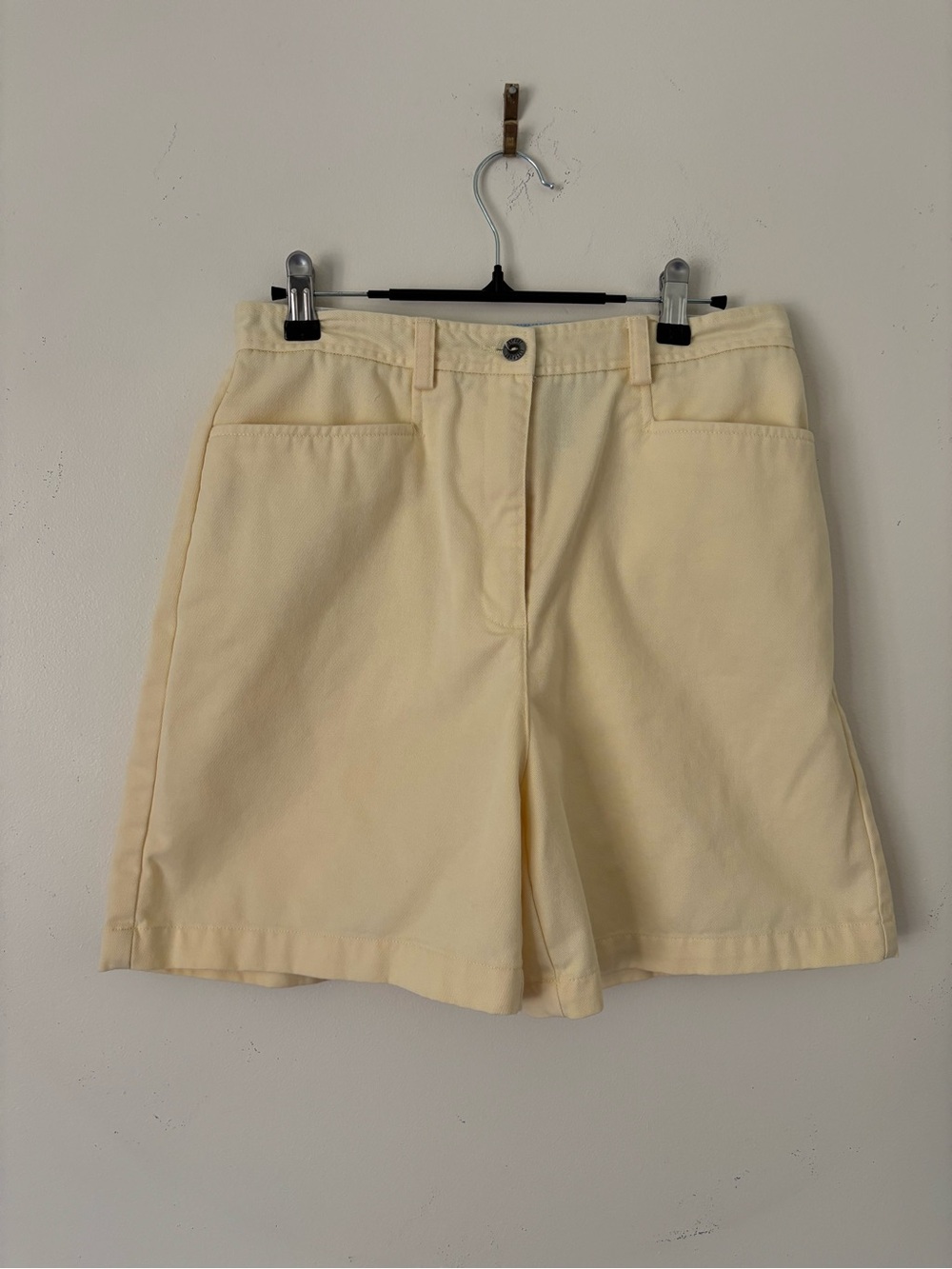 Liz Claiborne Cream High-Waist Bermuda Shorts